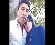 شاب يقبل فتاة from aayushi mann kissing