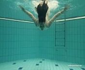 Underwater hot babe Petra swims naked from katarina nage b