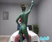 Camsoda - Statue of Liberty Fucks Uncle Sam from statue prank