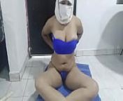 Real Arab Muslim Wife زوجة عربية Masturbates Squirting Pussy And Slapping Ass On Webcam In Hijab from hijab arabian real