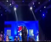 wizkid and Tiwa savage kiss on stage from porno tiwa savaga