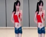 G&aacute;i Trung Quốc nhảy thang mới đỏ from em gái trung quốc mới lớn tự quay thủ dâm trong rừng
