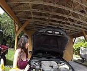 Roadside - Latina wife has sex with her mechanic outside from mechanic