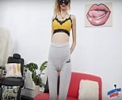 Skinny Girl Has Puffy Cameltoe Huge Thigh Gap and Round Ass in Tight Yoga Pants from downloads indian girl tight pant pornhub