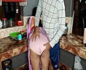 साड़ी वाली जवान कामवाली बाई को किचन पर चूत चुदाई की from desi saree kitchen sex
