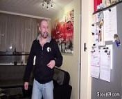 Stief-Sohn erwischt Mutter beim Wichsen und fickt sie from step mom catches her son again masturbating in his room watching porn movie in front of the computer and she decided to help him by having sex with him asian mom and son