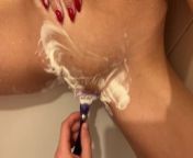 I asked my stepbrother to shave my pussy. It was so sexy so he fuck me in bath from paki wife bath desi49 com