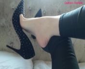 Seductively luring you in with my sexy high heels dangle with sole views that make you cum from lok yuk